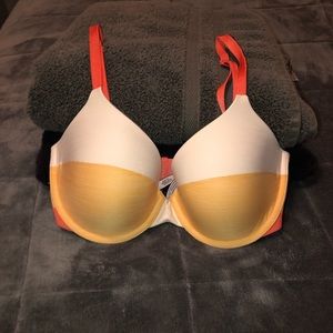 32DD VS BRA